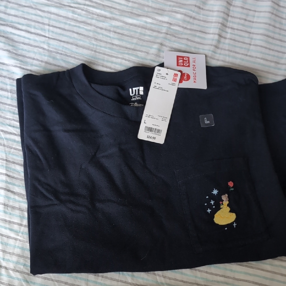 Uniqlo Navy T-Shirt with Yellow Graphic
